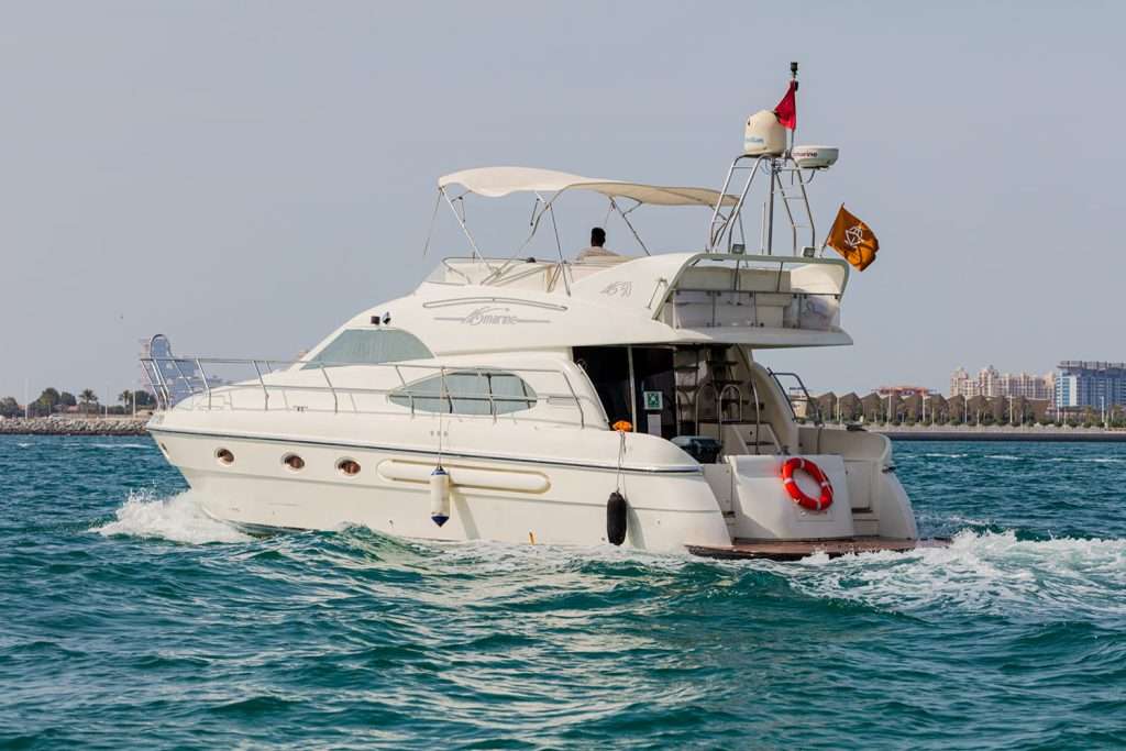 Explore Dubai with a Boat Rental