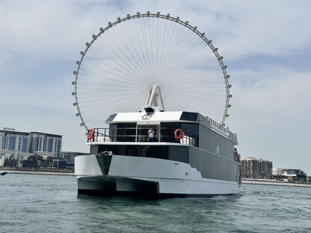 Stay on Houseboat in Dubai